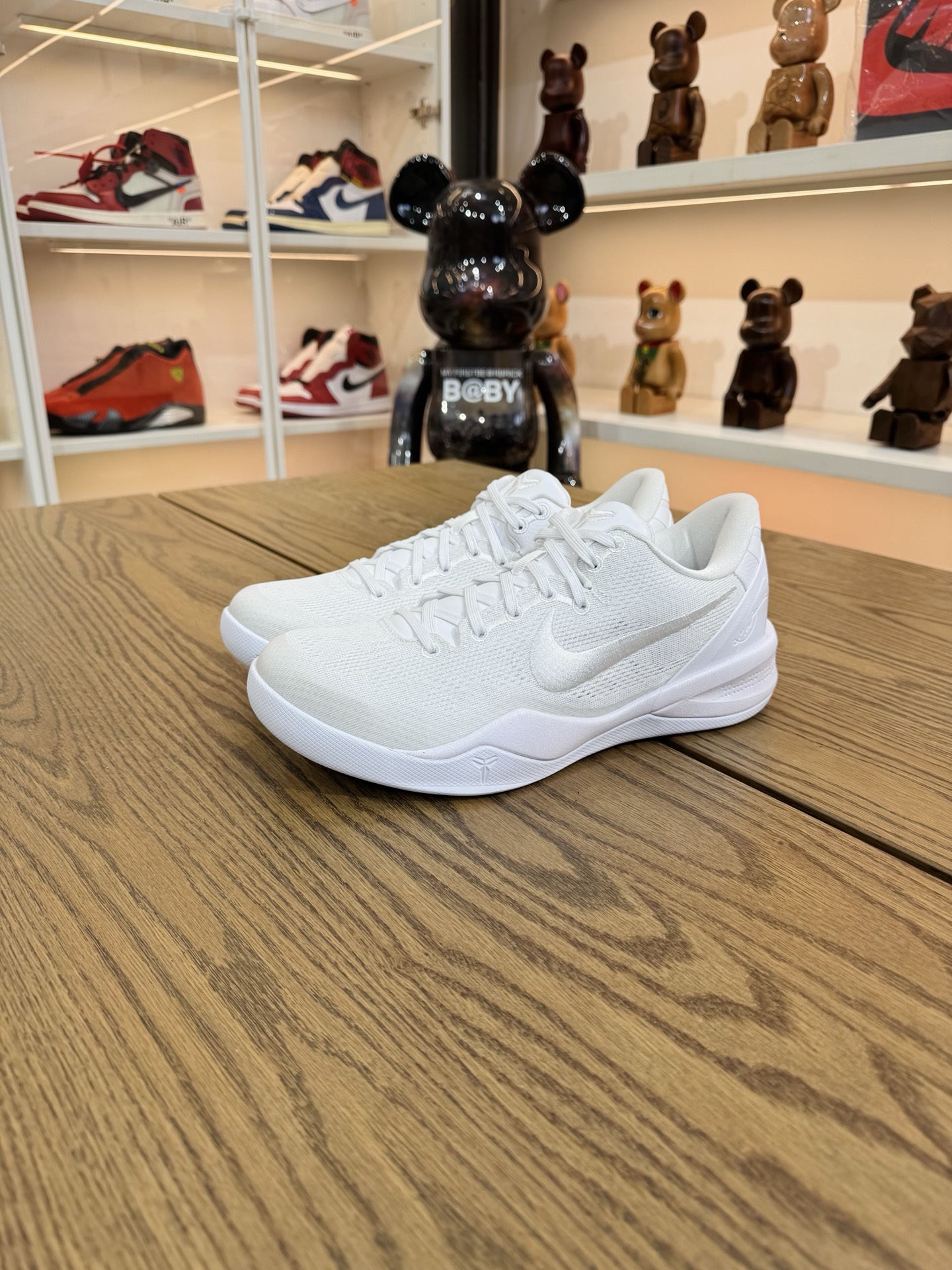 Kobe 8 Protro  白龍 Halo 🐲 FJ9364-100 尺碼 40-48.5「US7-14」