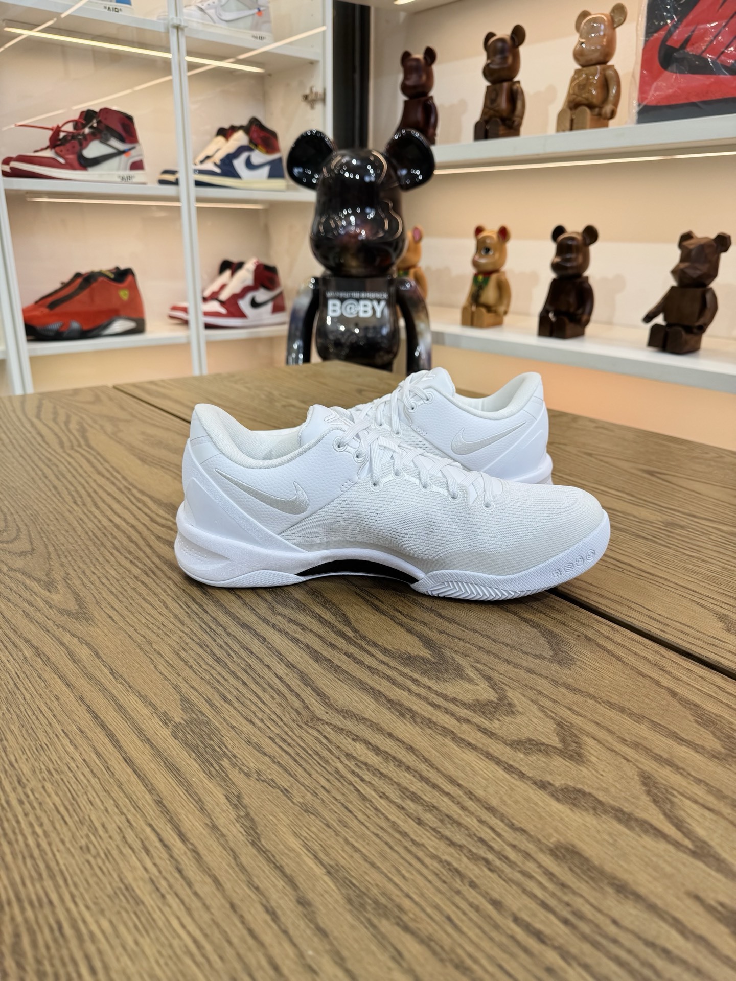 Kobe 8 Protro  白龍 Halo 🐲 FJ9364-100 尺碼 40-48.5「US7-14」