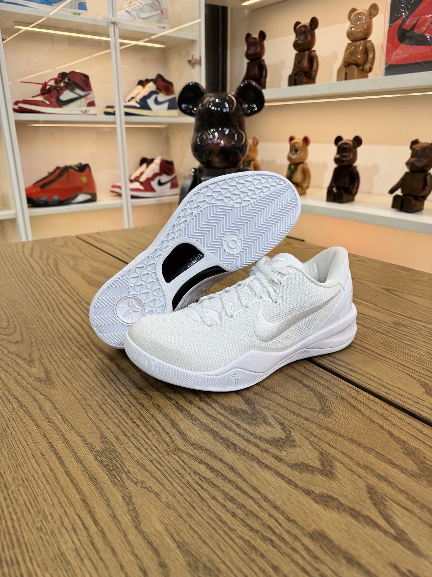 Kobe 8 Protro  白龍 Halo 🐲 FJ9364-100 尺碼 40-48.5「US7-14」