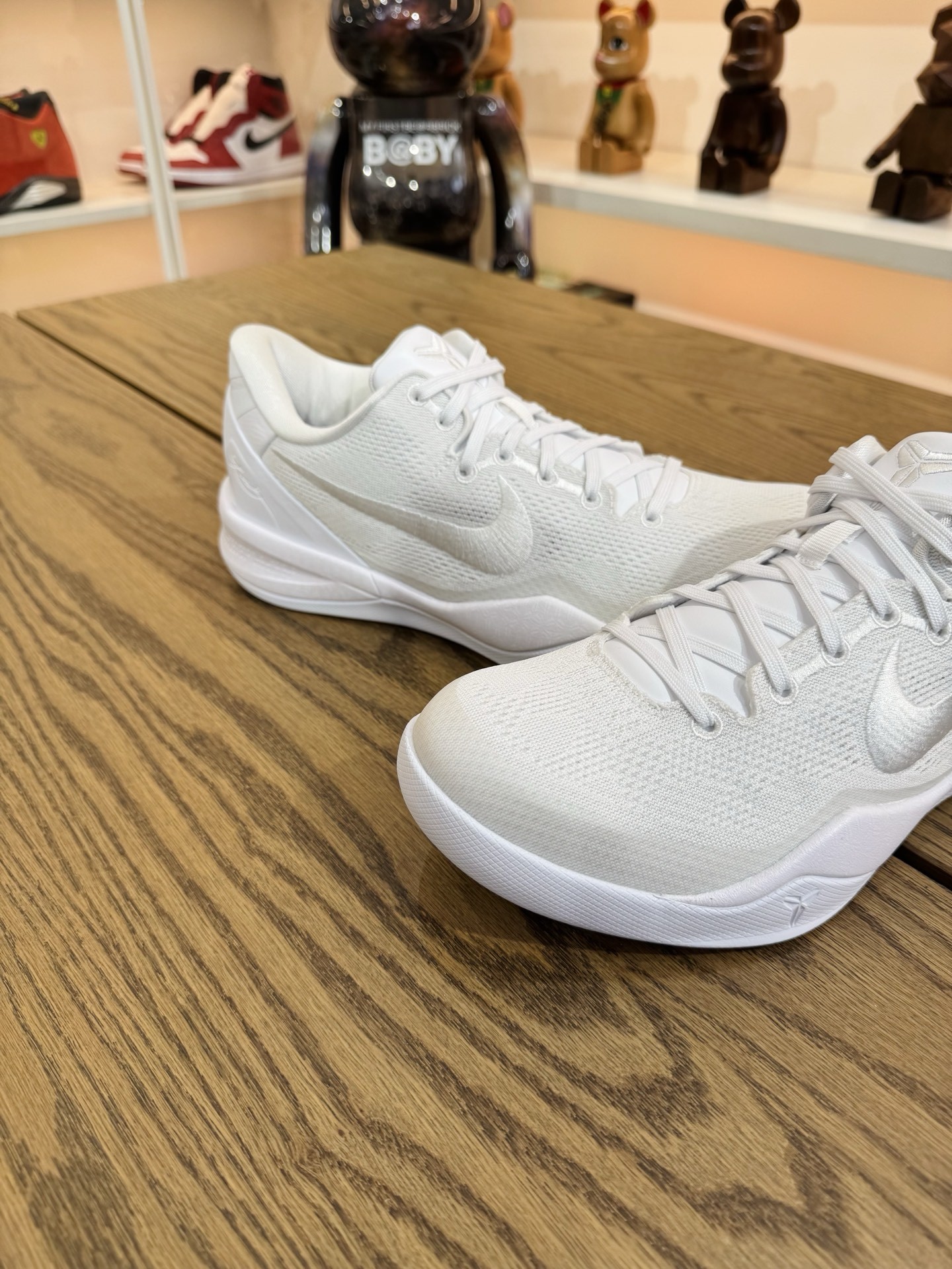 Kobe 8 Protro  白龍 Halo 🐲 FJ9364-100 尺碼 40-48.5「US7-14」