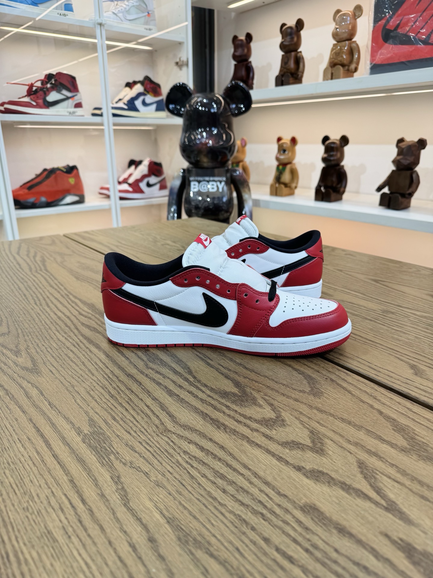 AJ1 LOW OG Chicago  芝加哥 2025版 HQ6998-600 尺碼 40-48.5「US7-14」