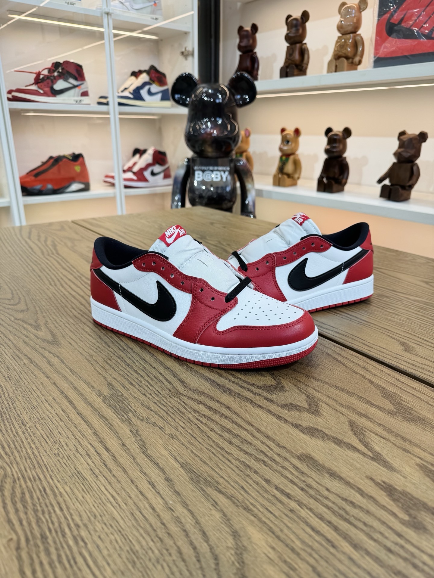 AJ1 LOW OG Chicago  芝加哥 2025版 HQ6998-600 尺碼 40-48.5「US7-14」