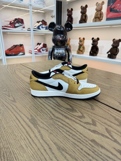 AJ1 Low OG 白棕 Rookie of the Year  尺碼 40-48.5「US7-14」 補貨了 CZ0790-107