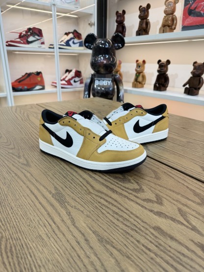 AJ1 Low OG 白棕 Rookie of the Year  尺碼 40-48.5「US7-14」 補貨了 CZ0790-107