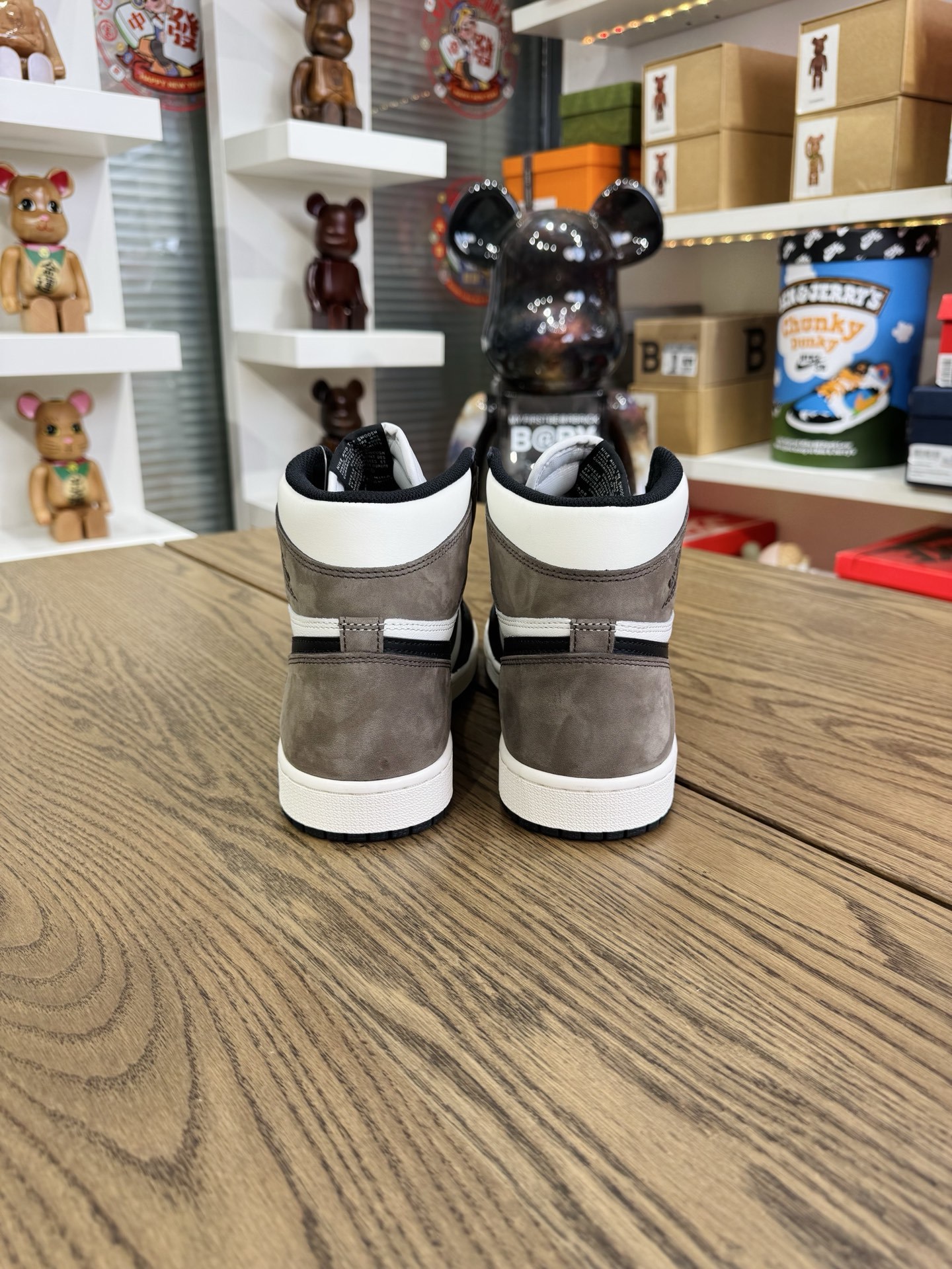 AJ1 Retro High OG Dark Mocha  黑摩卡 小倒鉤 尺碼 40.5-48.5「US7.5-14」  555088-105