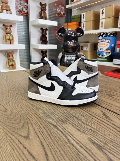 AJ1 Retro High OG Dark Mocha  黑摩卡 小倒鉤 尺碼 40.5-48.5「US7.5-14」  555088-105