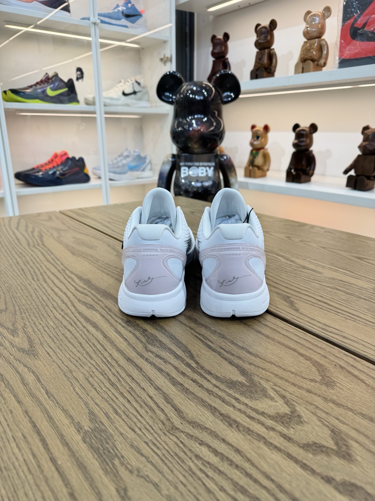 Kobe 6 PE款 Fade To White 純白Halo