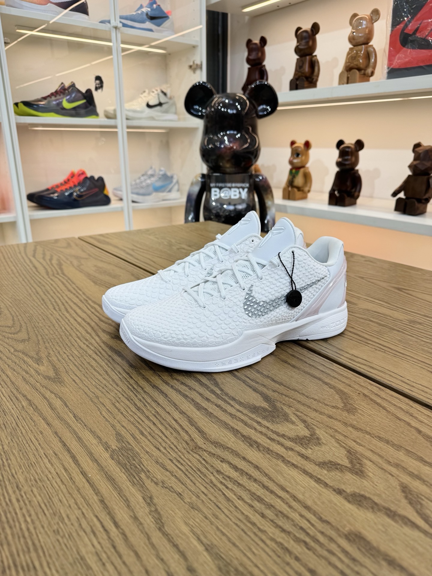 Kobe 6 PE款 Fade To White 純白Halo