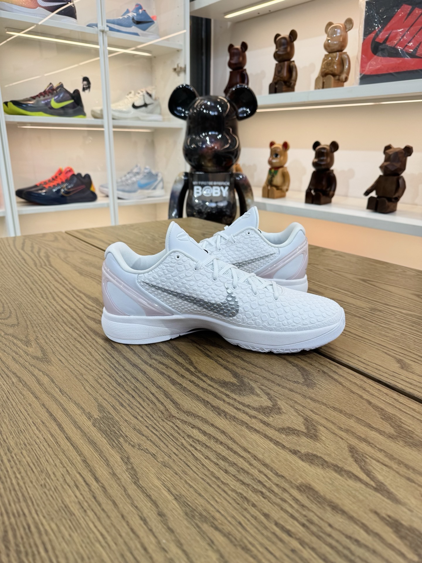 Kobe 6 PE款 Fade To White 純白Halo