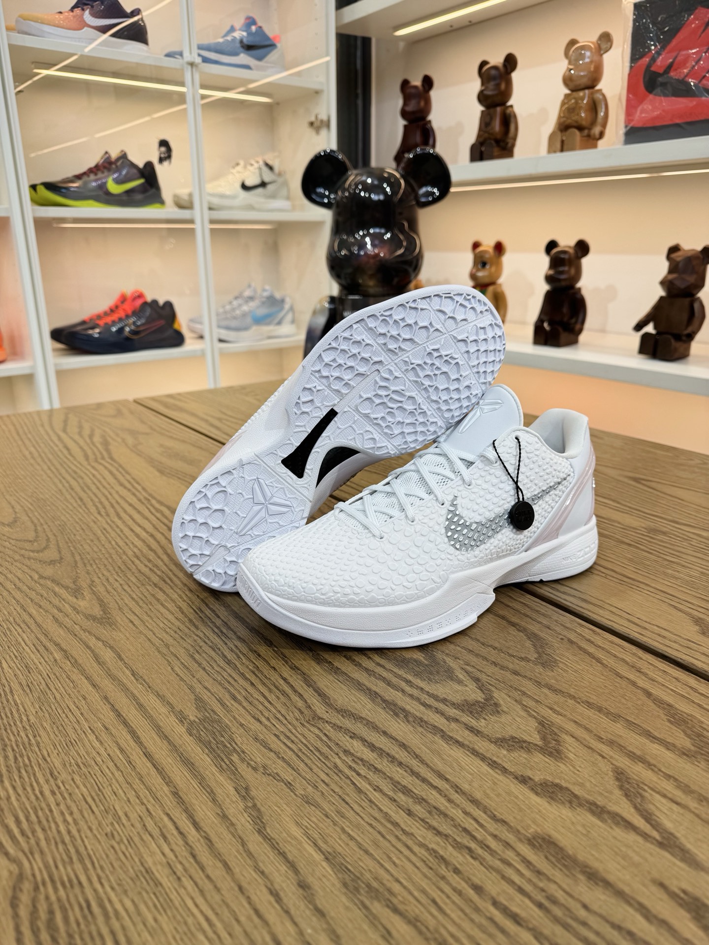 Kobe 6 PE款 Fade To White 純白Halo