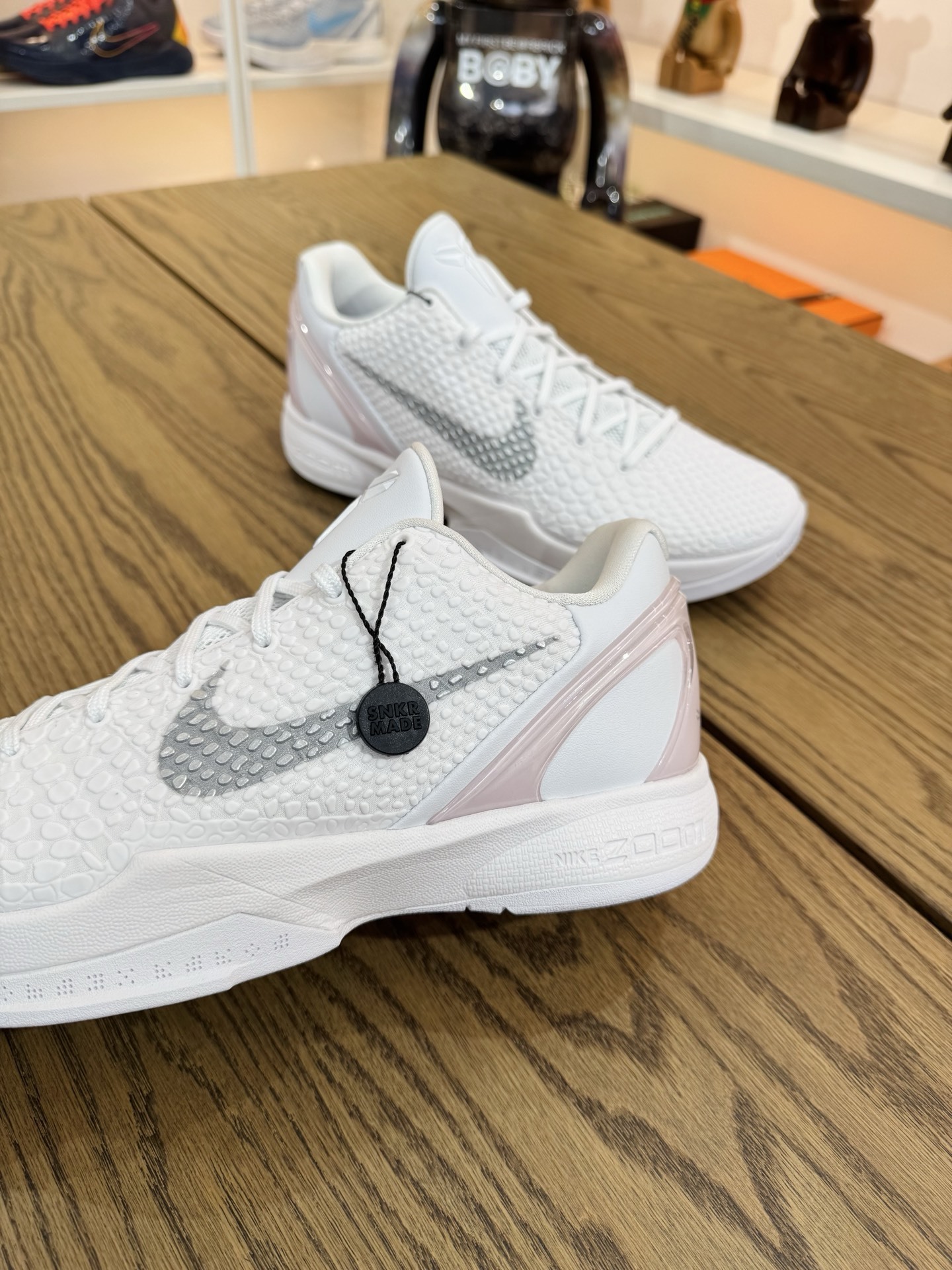 Kobe 6 PE款 Fade To White 純白Halo