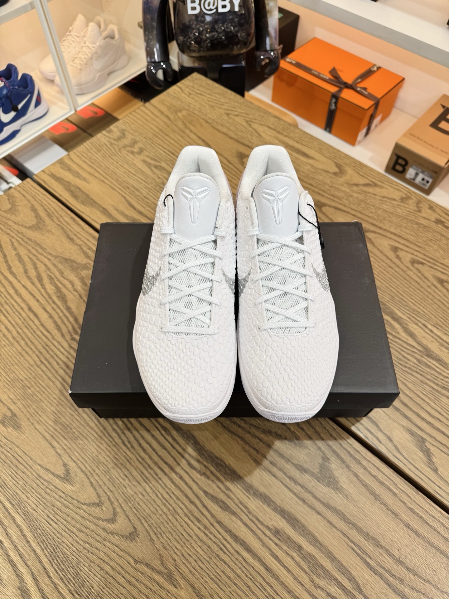 Kobe 6 PE款 Fade To White 純白Halo