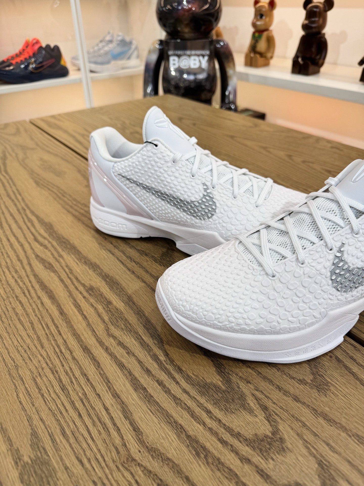 Kobe 6 PE款 Fade To White 純白Halo