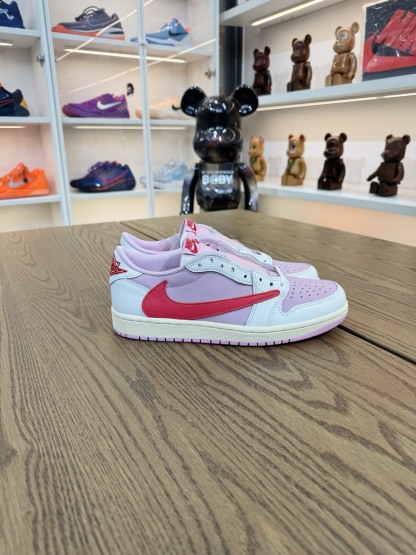 Travis Scott AJ1 Low OG  倒鈎 No.11代 猛男粉 IQ7604-101