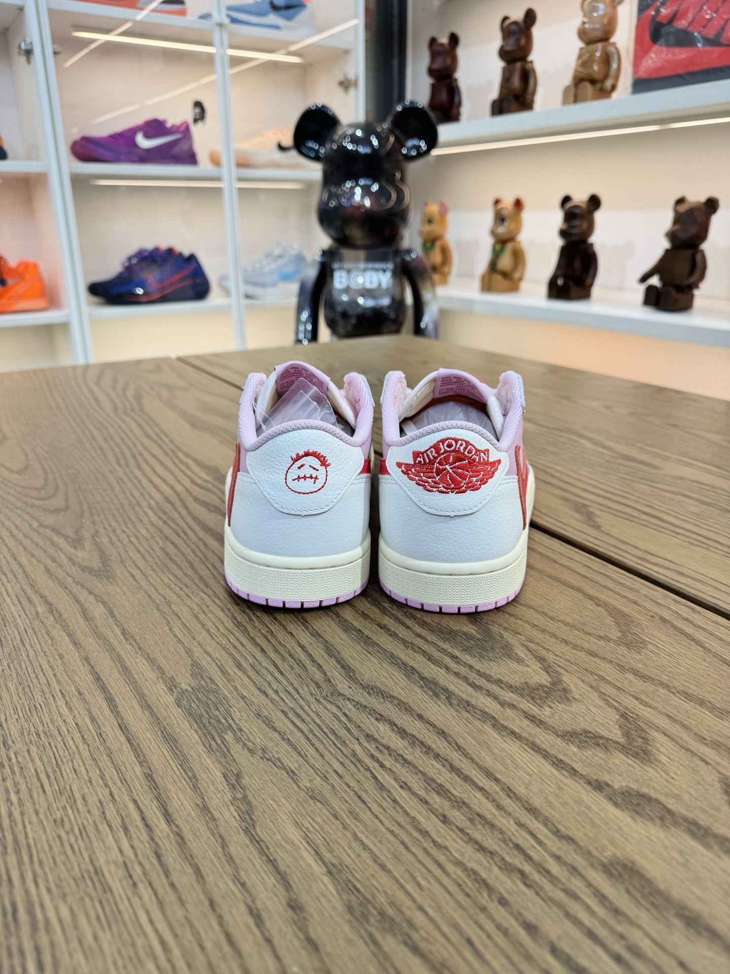 Travis Scott AJ1 Low OG  倒鈎 No.11代 猛男粉 IQ7604-101