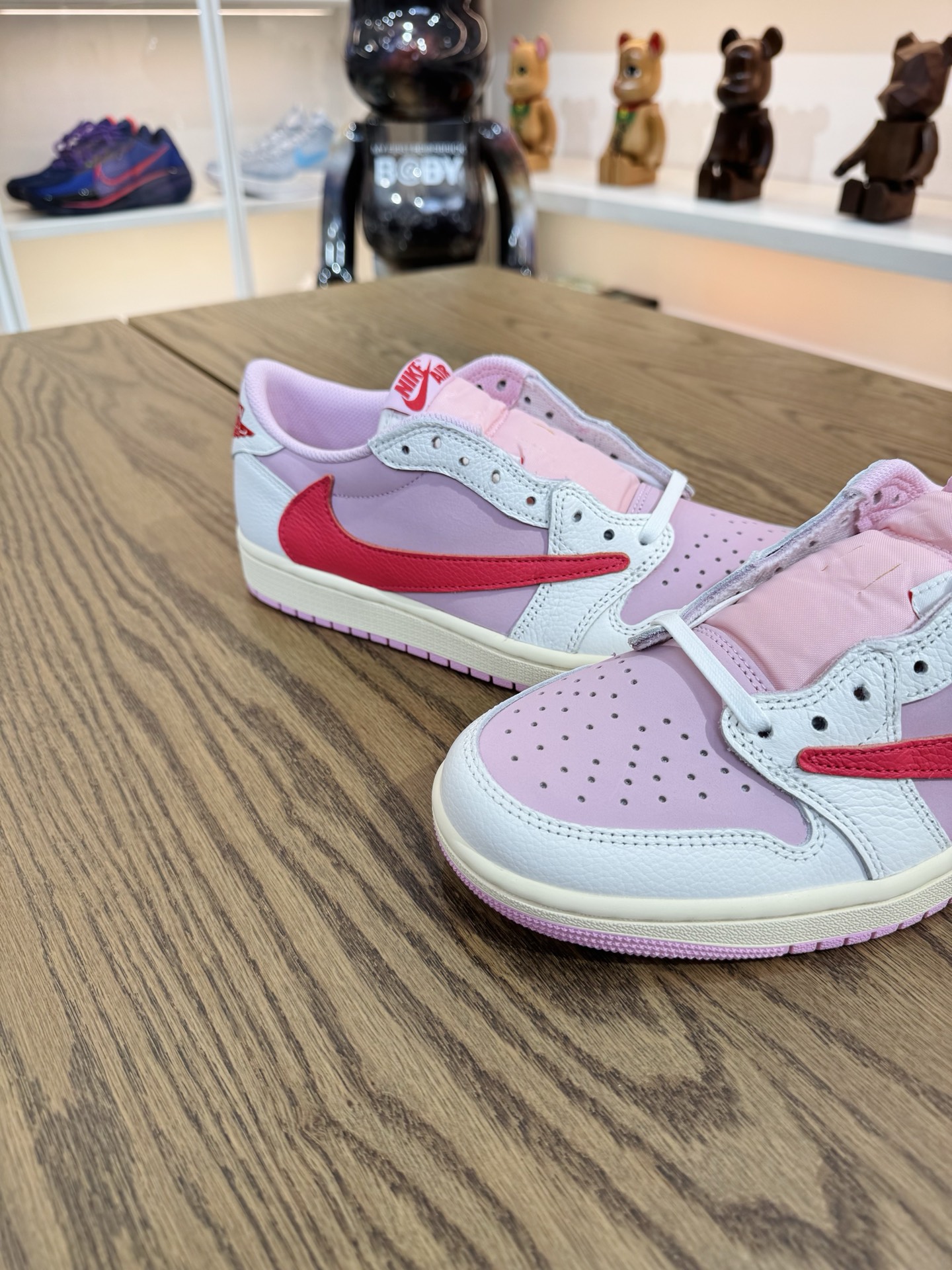 Travis Scott AJ1 Low OG  倒鈎 No.11代 猛男粉 IQ7604-101