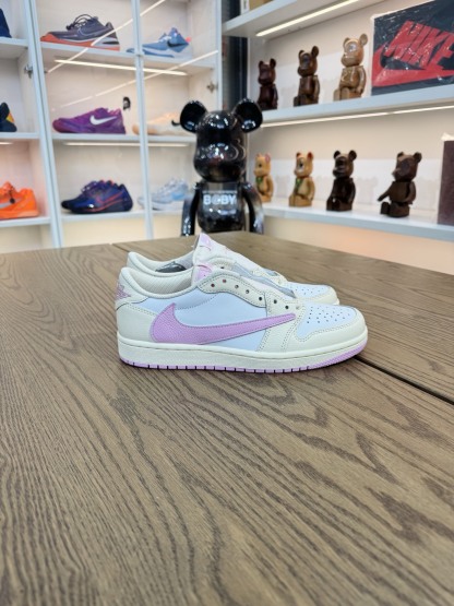 Travis Scott AJ1 Low OG 倒鉤 No.12代 奶油粉 IQ7604-100