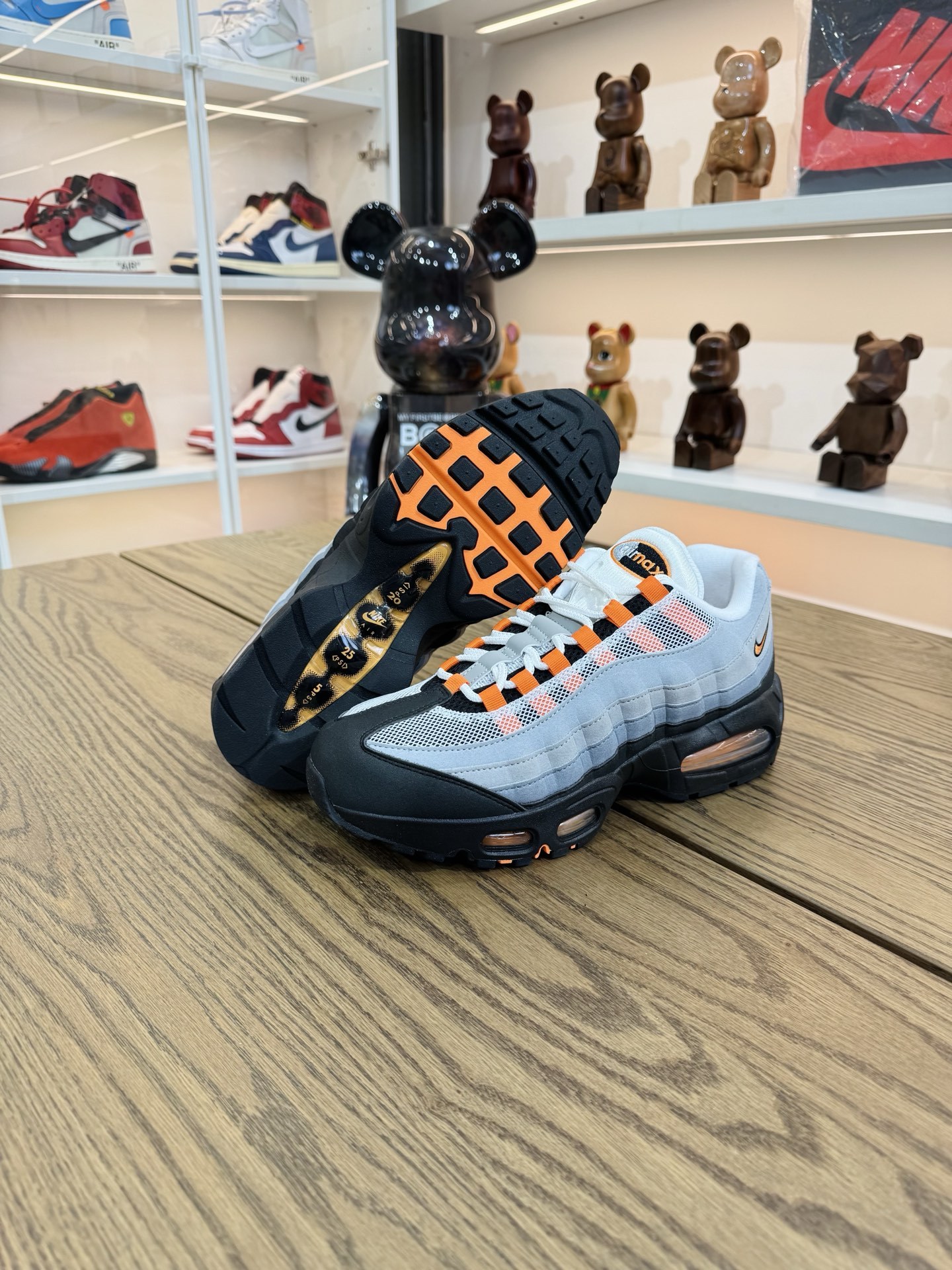 AirMax 95 OG  灰橙色 'Bright Mandarin'  HM4740-005