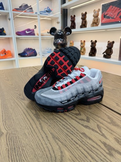 UNDEFEATED × Air Max 95 SP  東京限定 灰紅色 Ltd：056/600 尺碼 40-48.5「US7-14」 IB4523-003