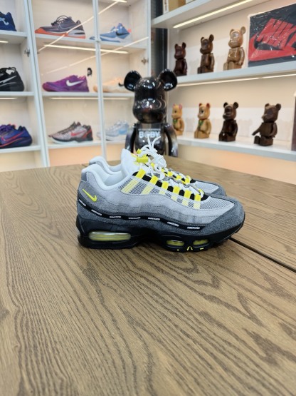 UNDEFEATED × Air Max 95 SP  上海限定 灰黃色 Ltd：441/600 尺碼 40-48.5「US7-14」 IB4523-002