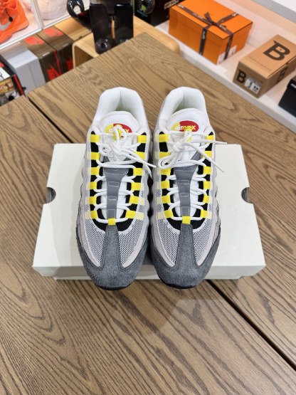 UNDEFEATED × Air Max 95 SP  上海限定 灰黃色 Ltd：441/600 尺碼 40-48.5「US7-14」 IB4523-002