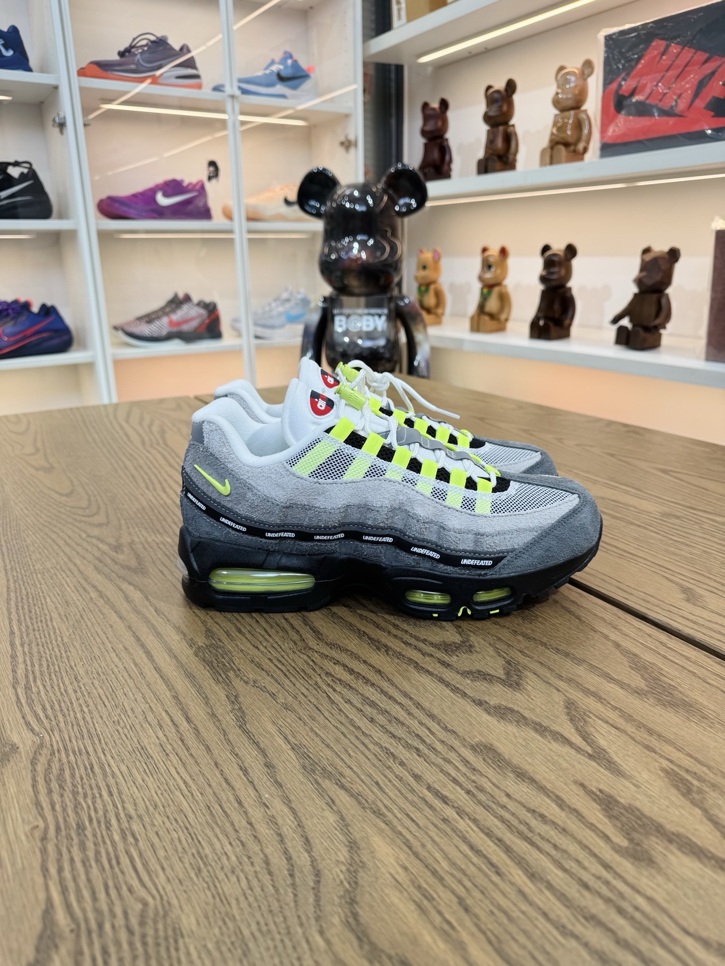 UNDEFEATED × Air Max 95 SP  紐約限定 灰綠色 Ltd：049/600 尺碼 40-48.5「US7-14」 IB4523-004