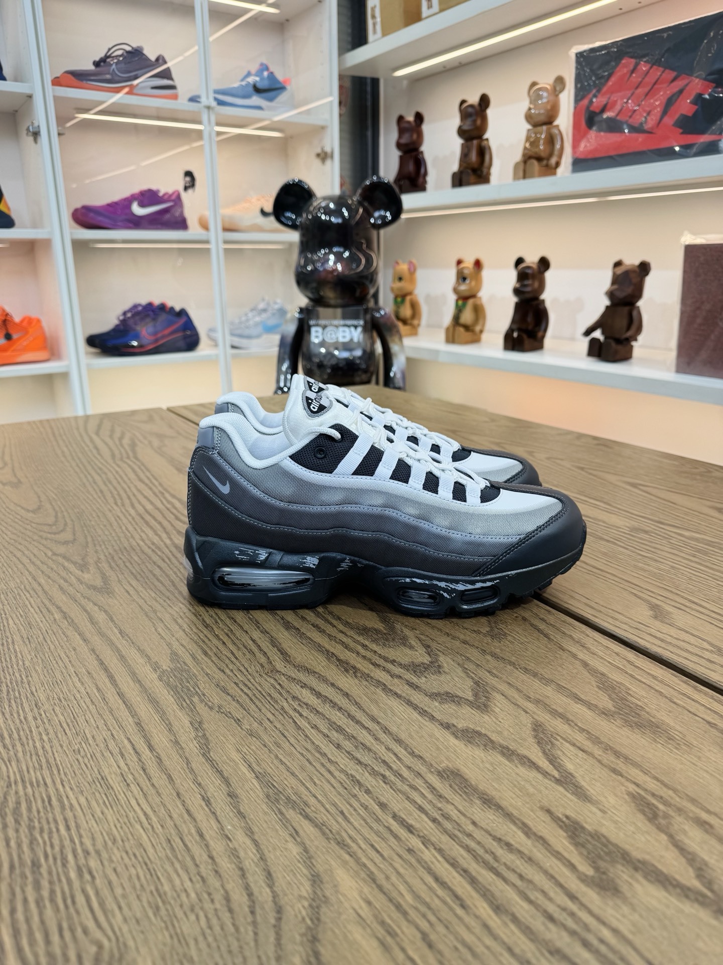 Yu-Gi-Oh! x Air Muscle 95 遊戲王聯名 灰色 II7404-100 尺碼 40-48.5「US7-14」