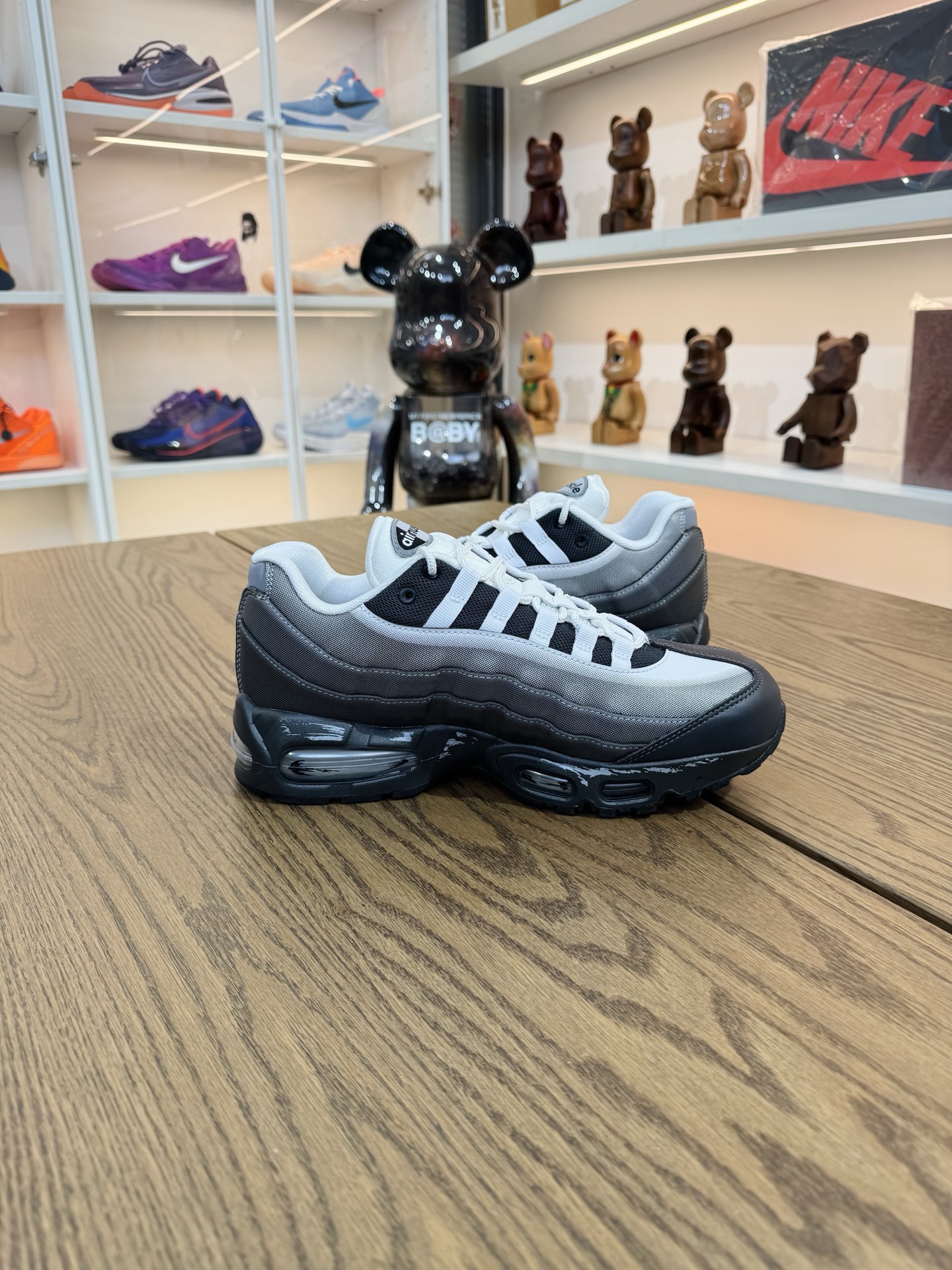 Yu-Gi-Oh! x Air Muscle 95 遊戲王聯名 灰色 II7404-100 尺碼 40-48.5「US7-14」