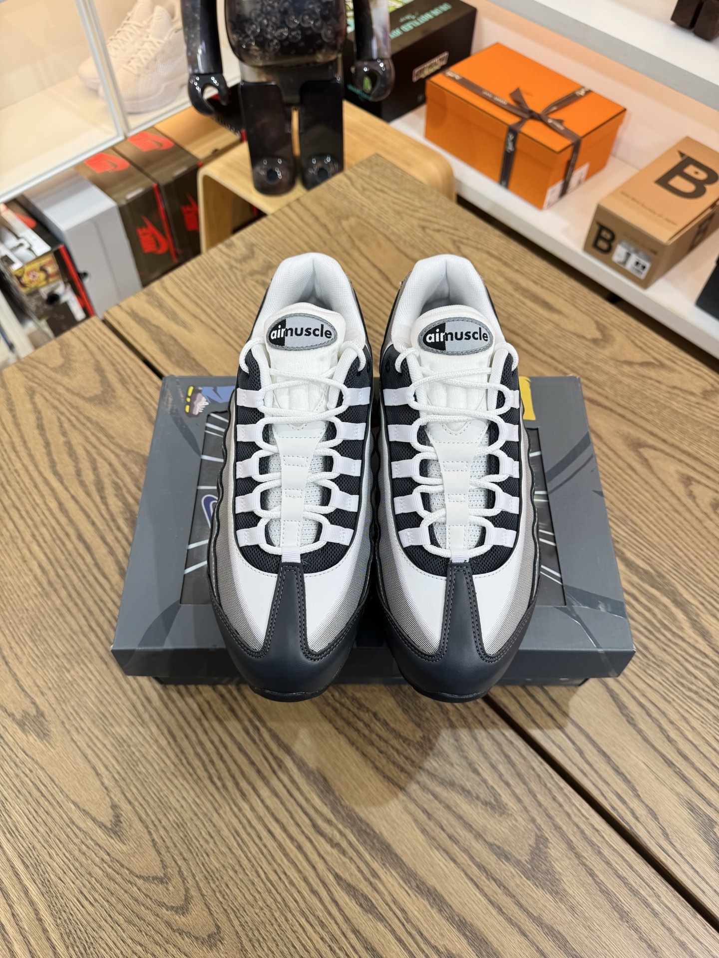 Yu-Gi-Oh! x Air Muscle 95 遊戲王聯名 灰色 II7404-100 尺碼 40-48.5「US7-14」