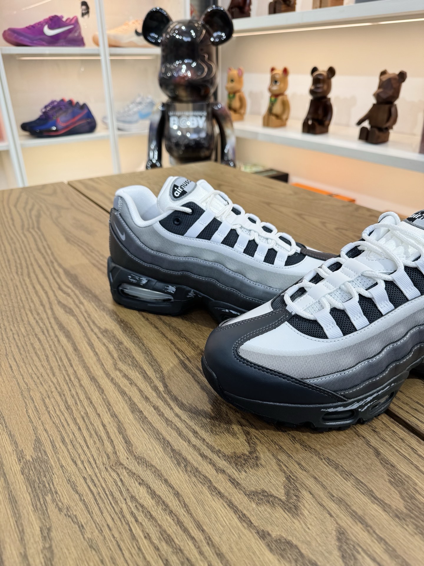 Yu-Gi-Oh! x Air Muscle 95 遊戲王聯名 灰色 II7404-100 尺碼 40-48.5「US7-14」