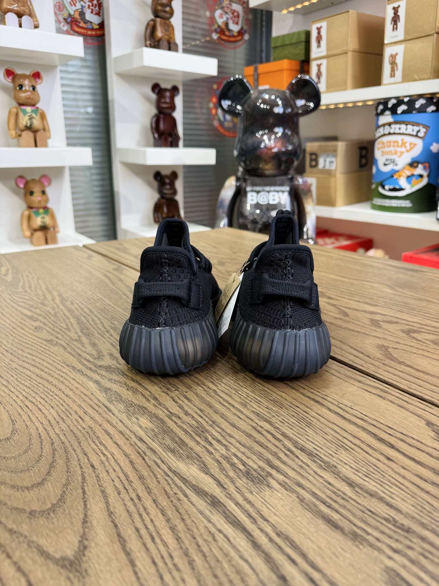Yeezy 350 V2 Onyx HQ4540 瑪瑙黑武士