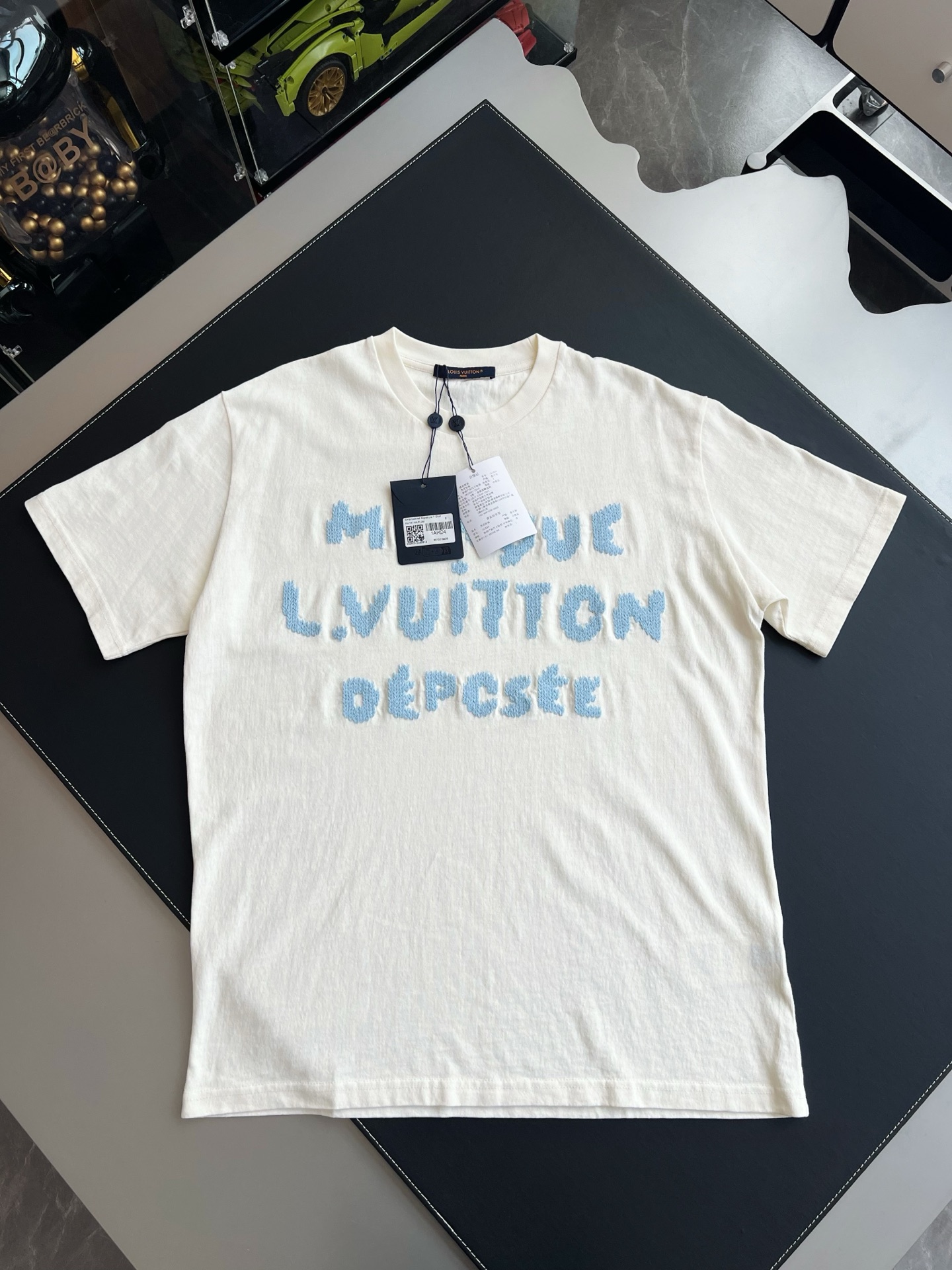 LV Tee SS26 1AIKD4 毛綫水溶綉短袖