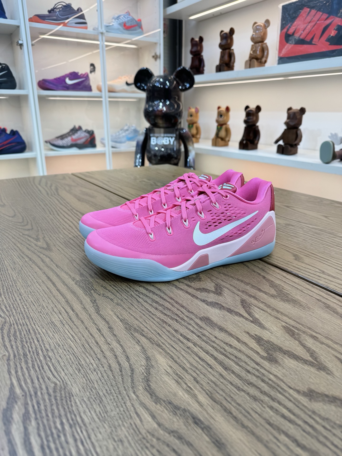 KOBE 9 Low EM 猛男粉 Think Pink PE HQ4995-600