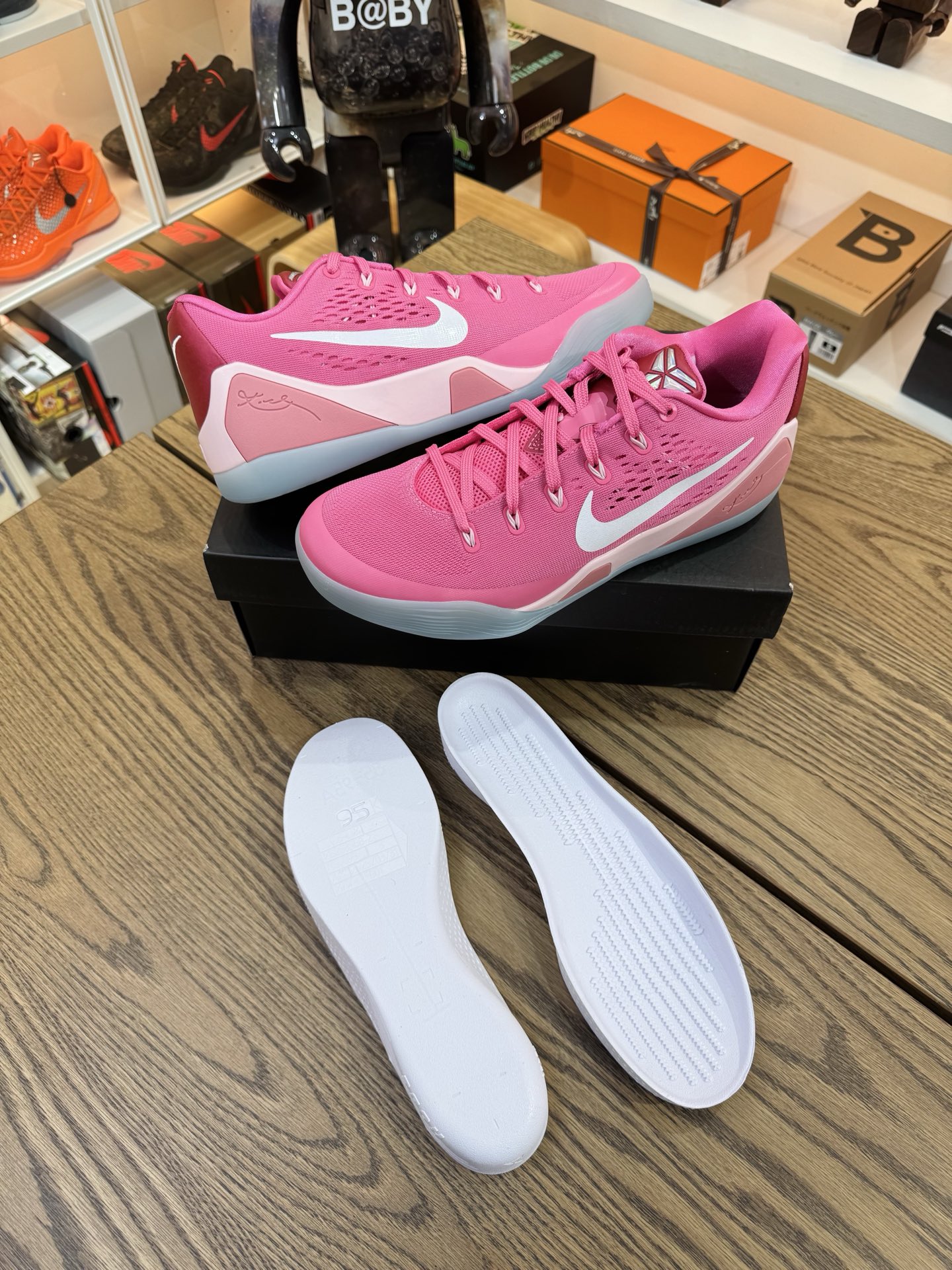KOBE 9 Low EM 猛男粉 Think Pink PE HQ4995-600