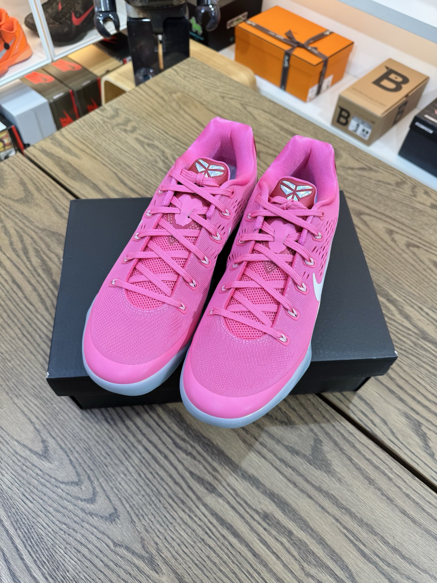 KOBE 9 Low EM 猛男粉 Think Pink PE HQ4995-600