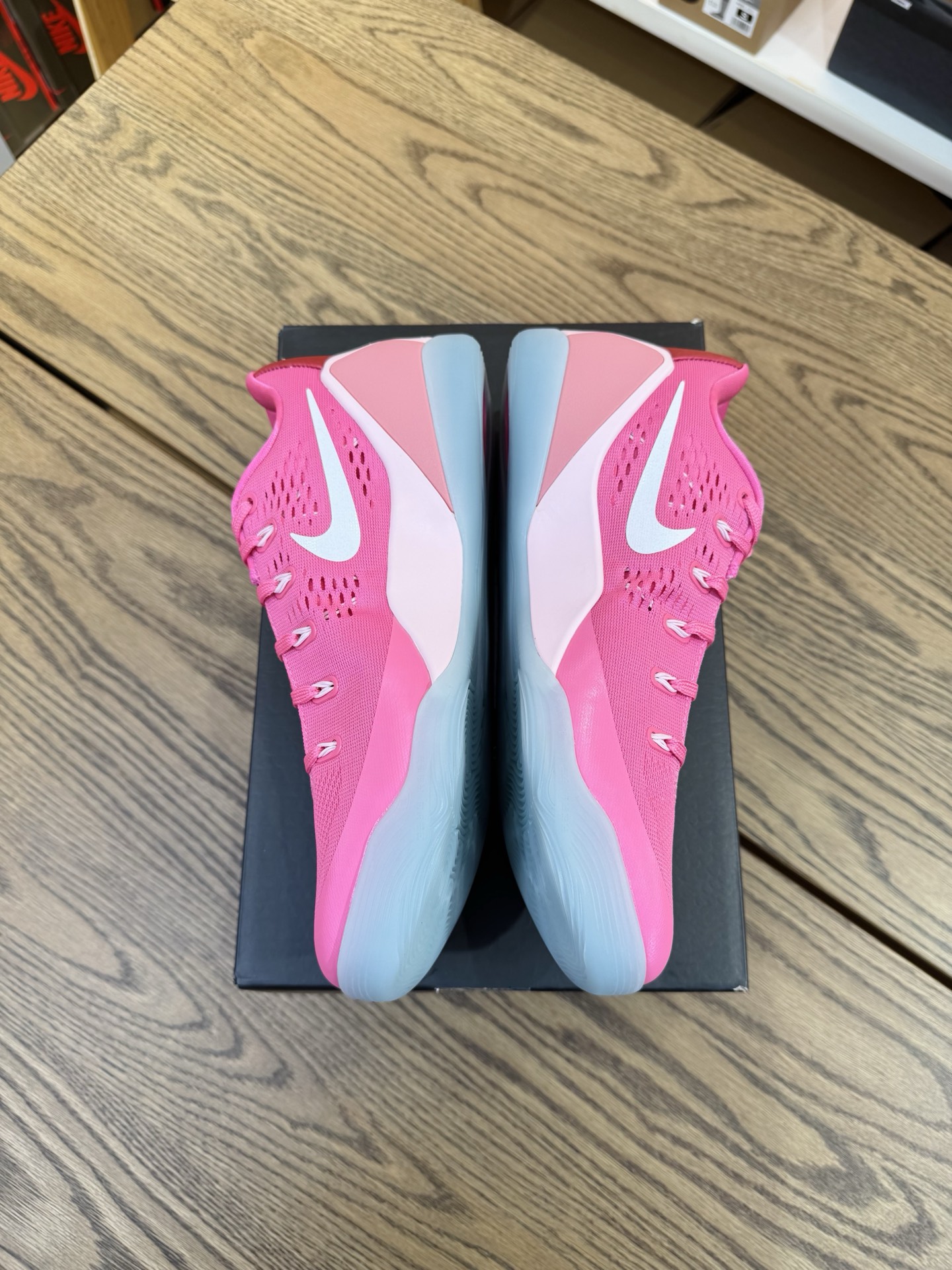 KOBE 9 Low EM 猛男粉 Think Pink PE HQ4995-600