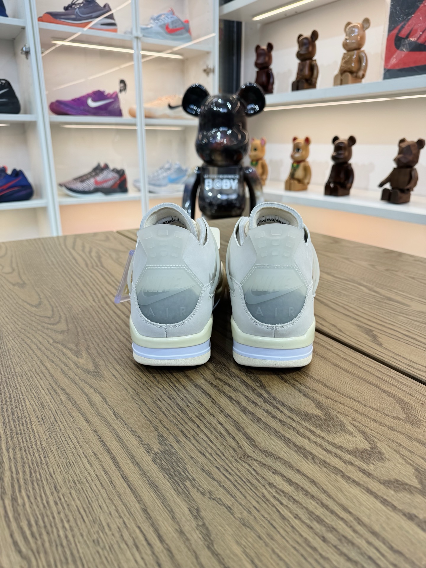 OFF-WHITE × AJ4 "Sail" 白帆 CV9388-100