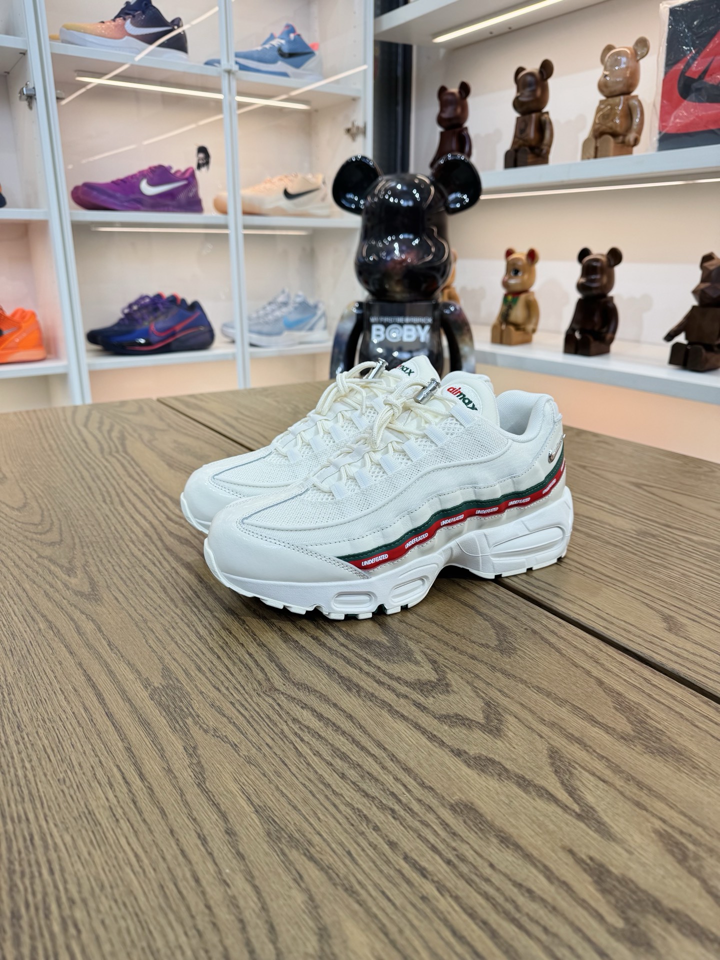 UNDEFEATED 聯名款 AirMax 95 OG Big Bubble 米色 IB4453-100