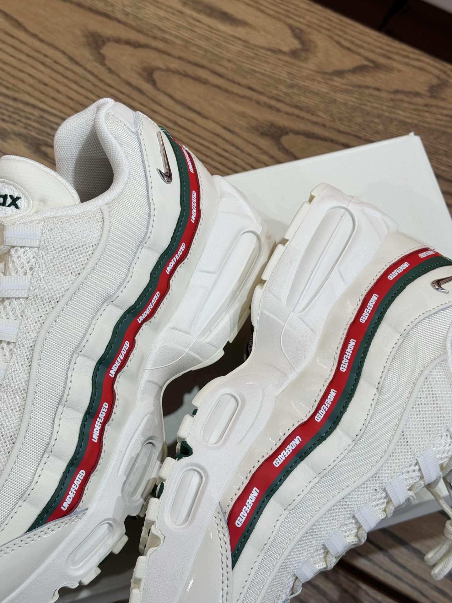 UNDEFEATED 聯名款 AirMax 95 OG Big Bubble 米色 IB4453-100