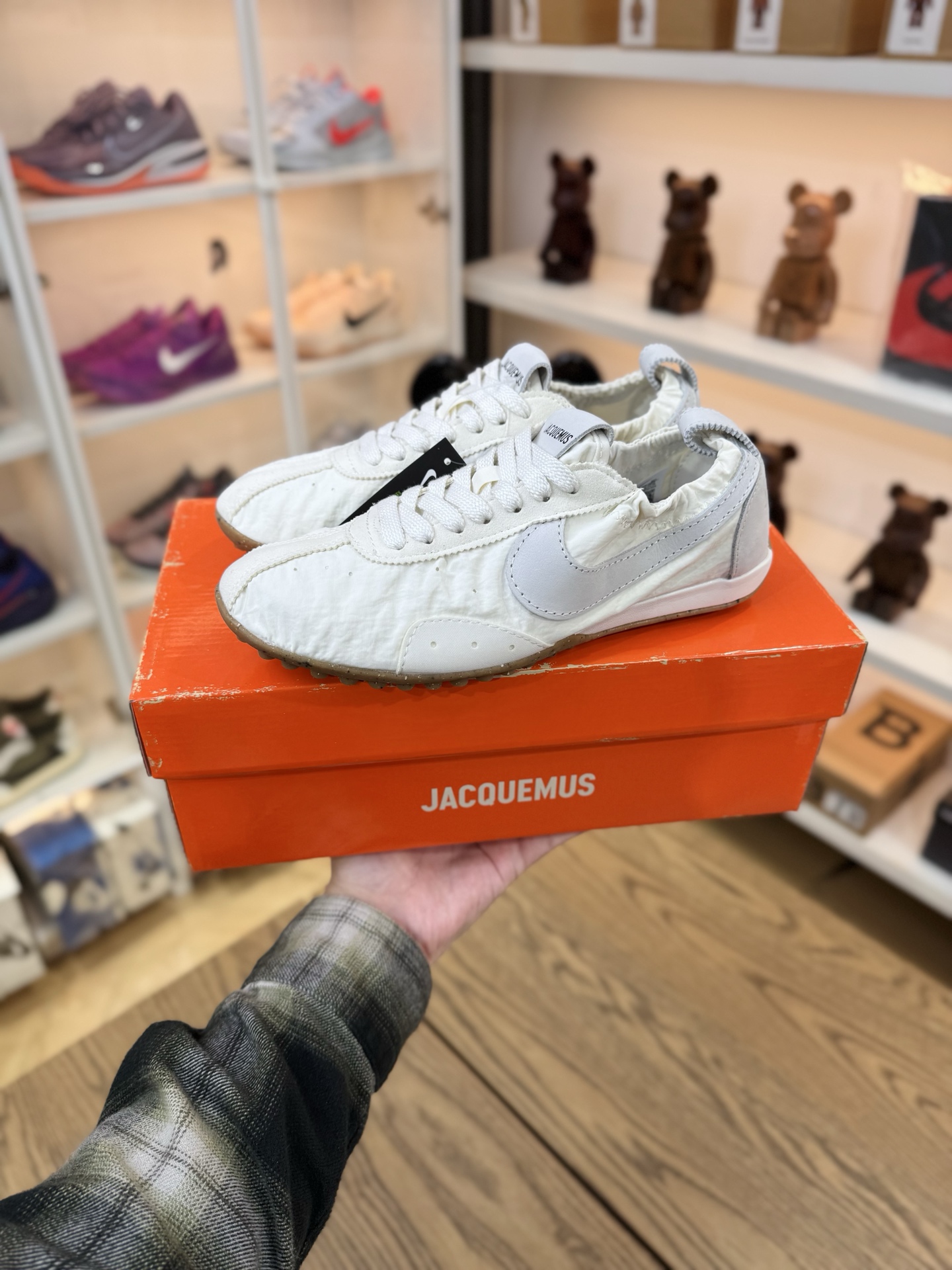 Jacquemus Moon 米白色 柔軟 鬆弛感拉滿了 HV8547-002