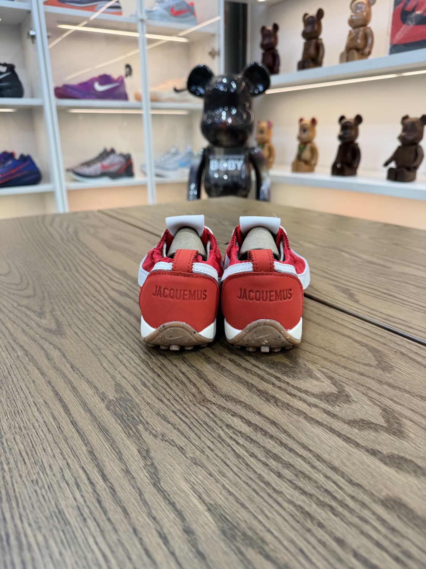 Jacquemus Moon 聯名 紅色 柔軟 鬆弛感拉滿了 HV8547-600