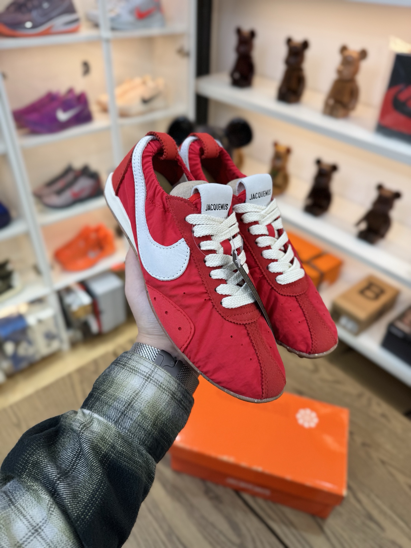 Jacquemus Moon 聯名 紅色 柔軟 鬆弛感拉滿了 HV8547-600