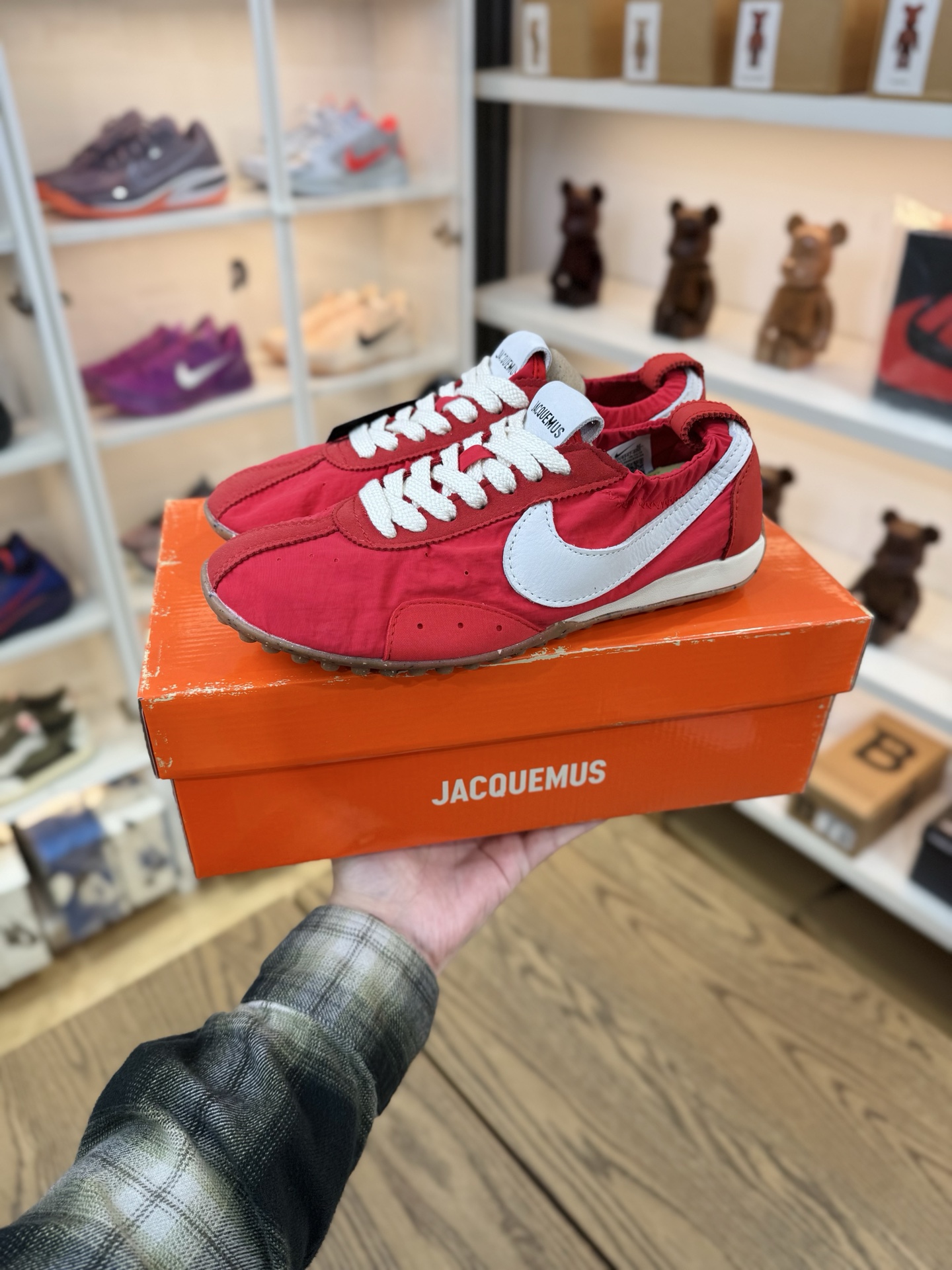 Jacquemus Moon 聯名 紅色 柔軟 鬆弛感拉滿了 HV8547-600