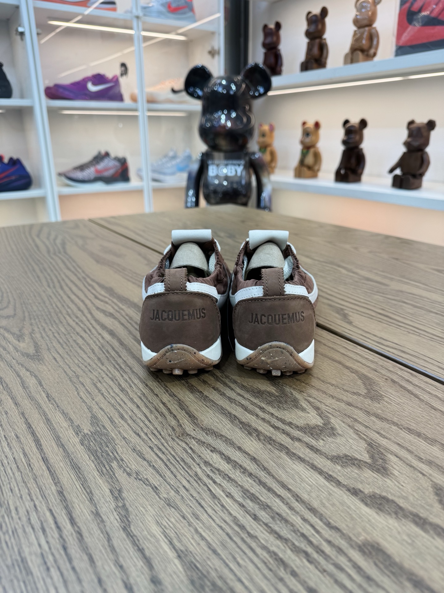 Jacquemus Moon 棕色 柔軟 鬆弛感拉滿了 HV8547-200