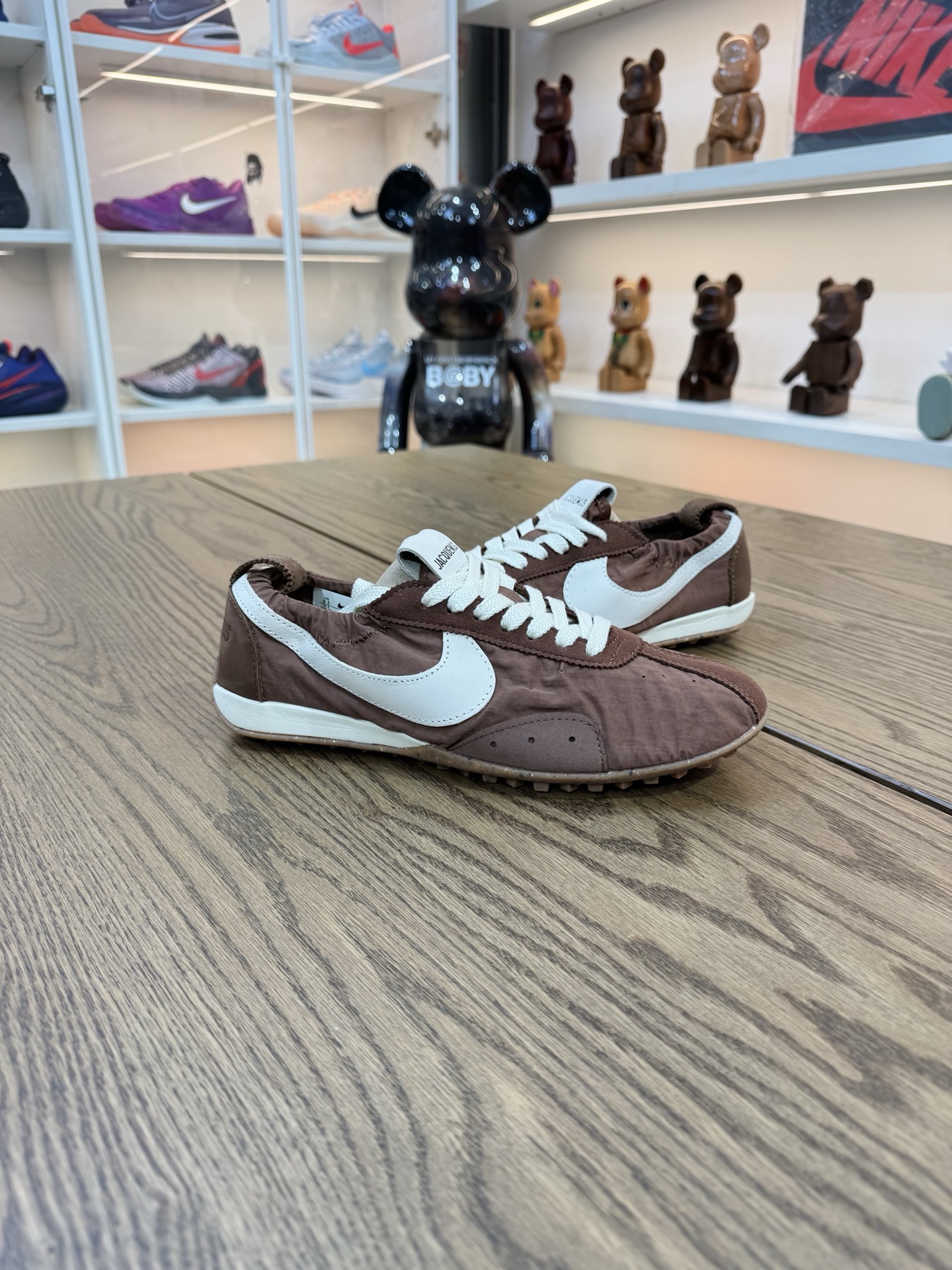 Jacquemus Moon 棕色 柔軟 鬆弛感拉滿了 HV8547-200