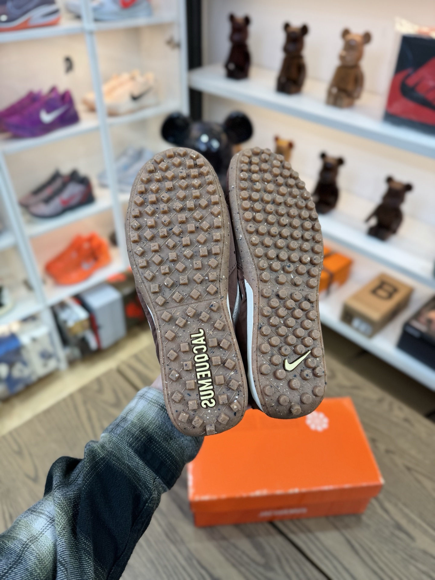 Jacquemus Moon 棕色 柔軟 鬆弛感拉滿了 HV8547-200