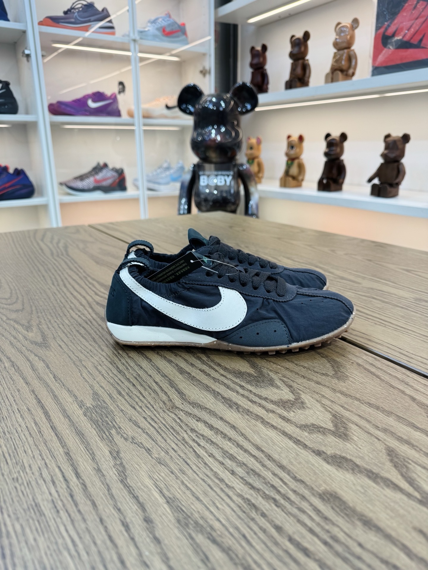 Jacquemus Moon 聯名 柔軟 鬆弛感拉滿了 HV8547-001
