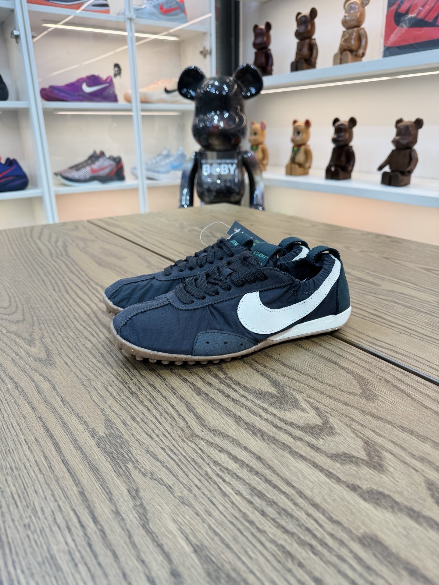 Jacquemus Moon 聯名 柔軟 鬆弛感拉滿了 HV8547-001