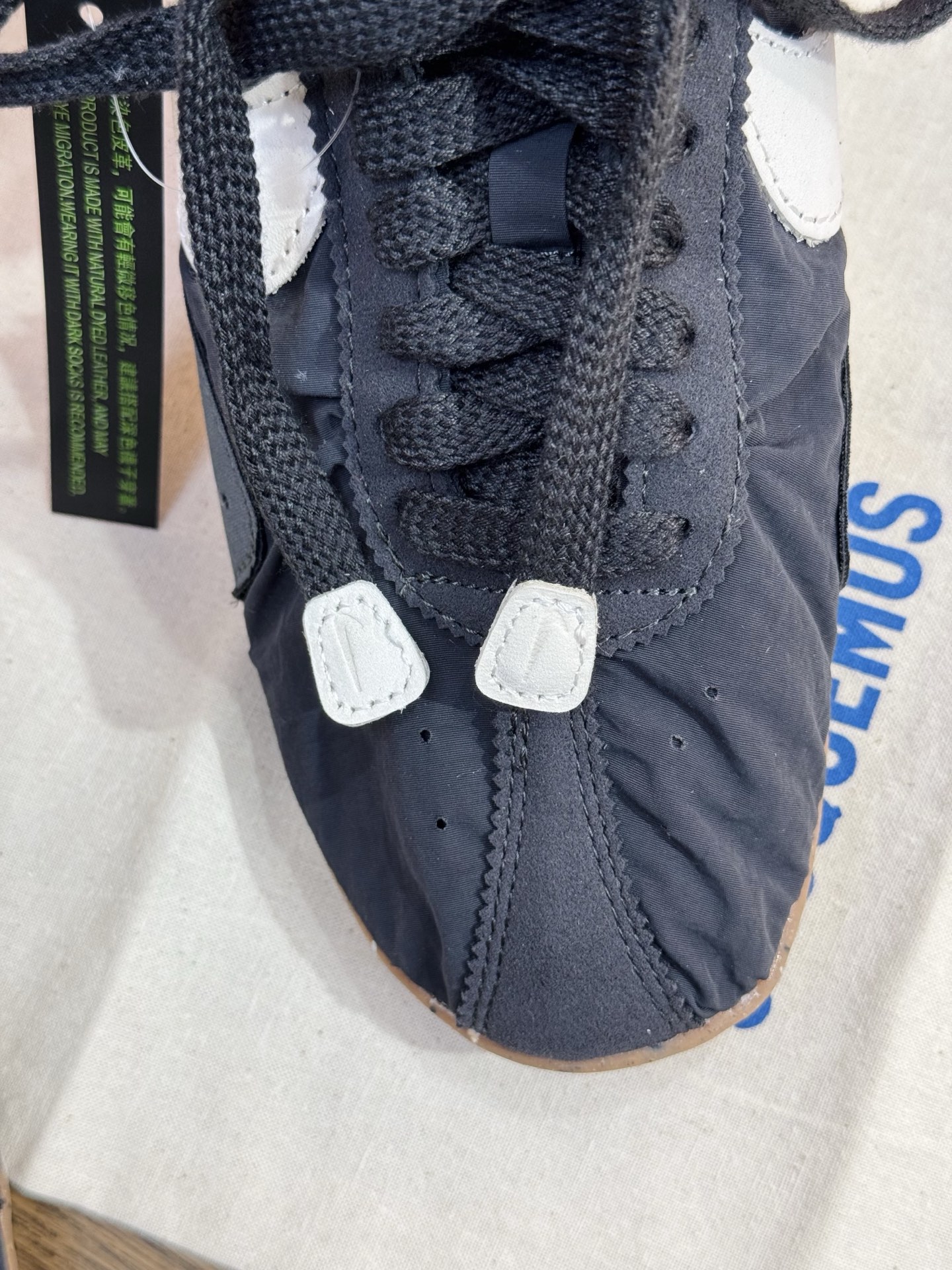 Jacquemus Moon 聯名 柔軟 鬆弛感拉滿了 HV8547-001