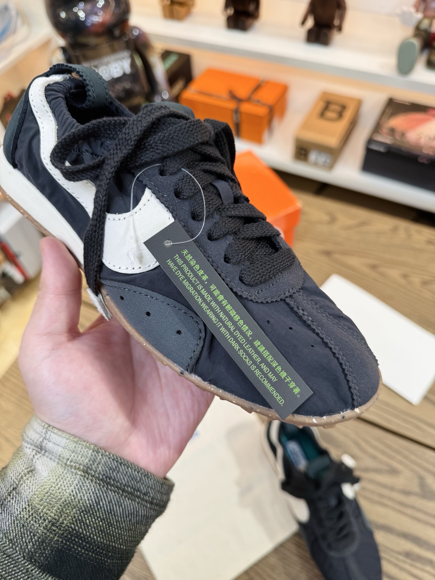 Jacquemus Moon 聯名 柔軟 鬆弛感拉滿了 HV8547-001